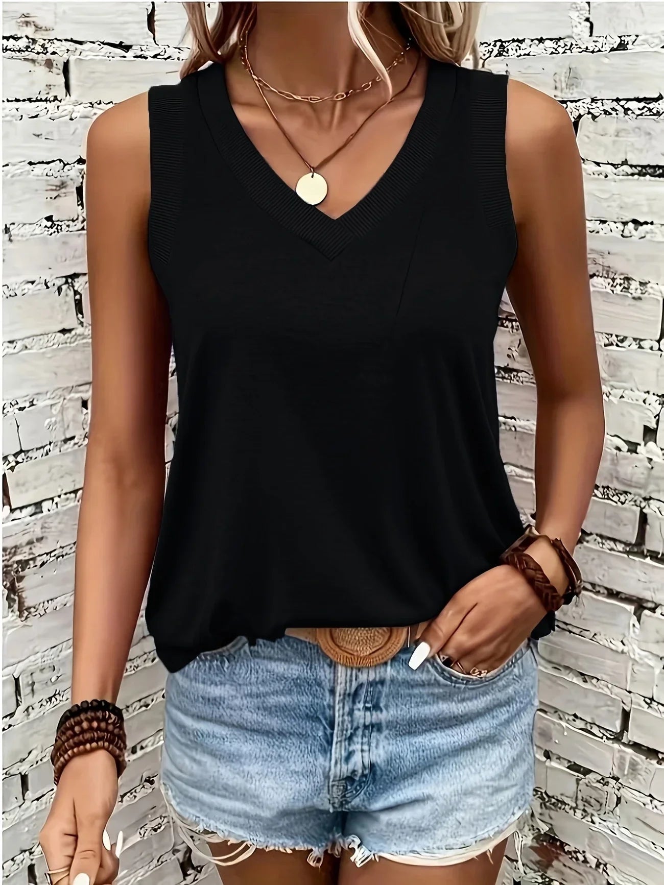 Analia - Breathable V-Neck And Sleeveless Top