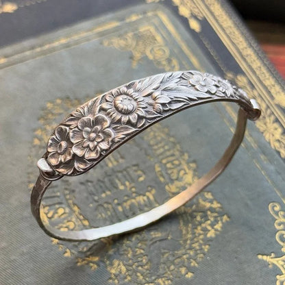 PetalCharm - Vintage Floral Engraved Silver Bracelet