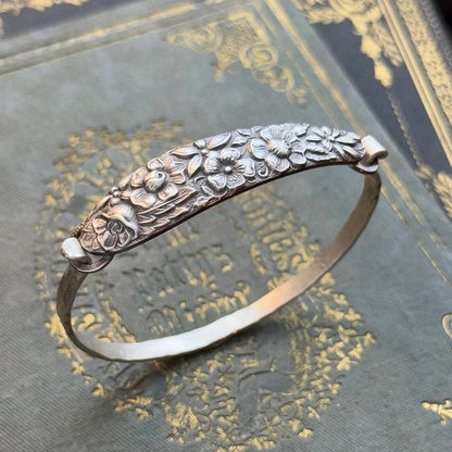 PetalCharm - Vintage Floral Engraved Silver Bracelet