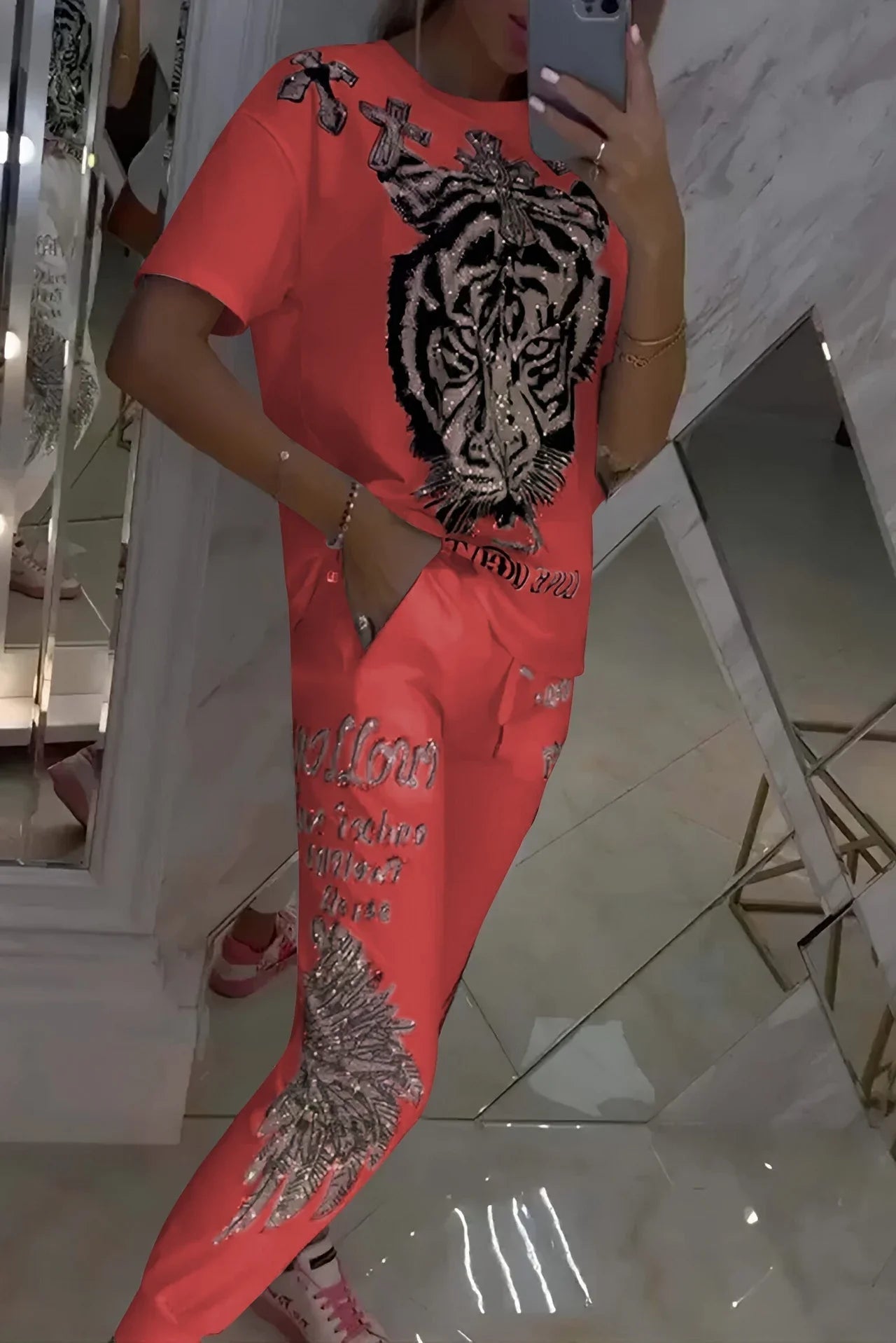 Quinzella - Fashionable Printed Top and Pants Set